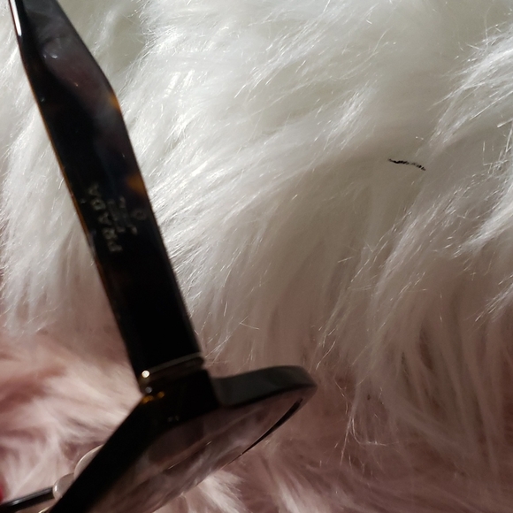 PRADA SHADES 😎 - Picture 3 of 7